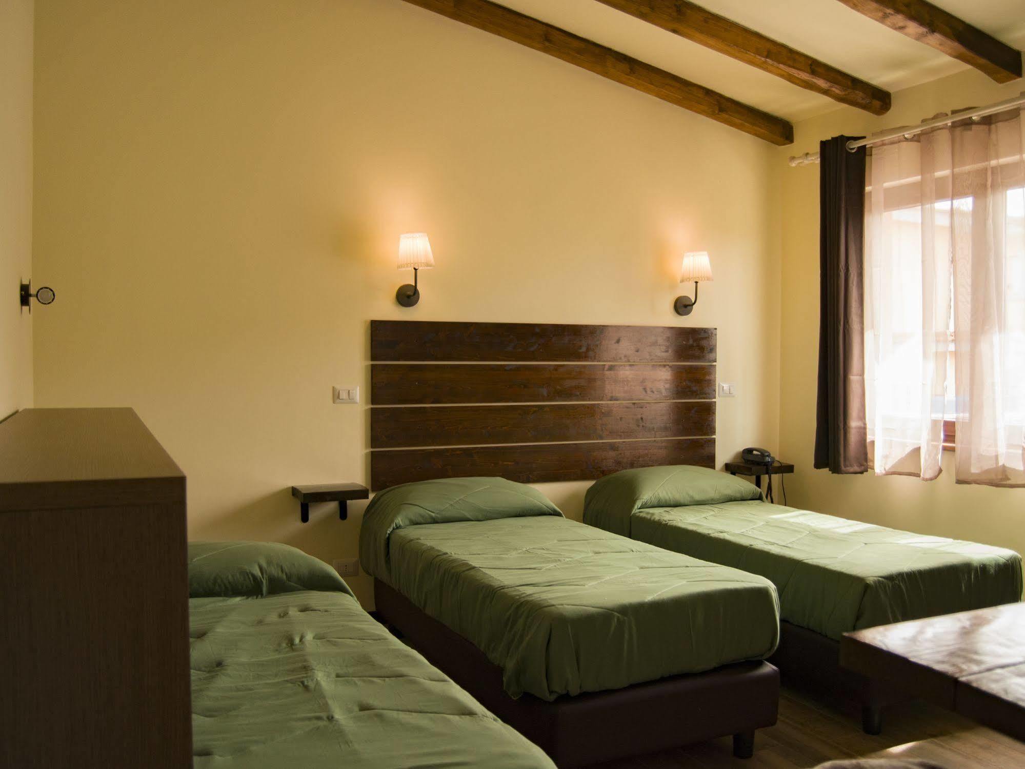 Sleep'N Go Hotel Fiumicino Exterior foto